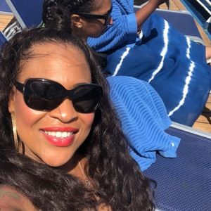 Meet your Posher, Teana
